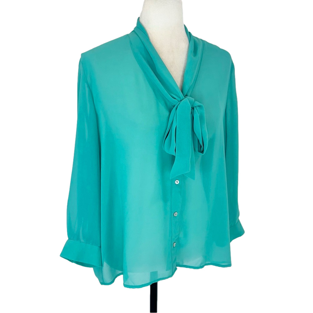 Rue 21 green bow blouse